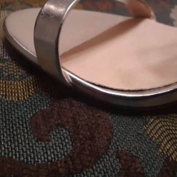 New Chinese Laundry Lavelle Dazzle Metallic Silver Heels , Size 9 US (NWOT) - Picture 7 of 7